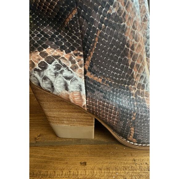 Arider Girl Womens Faux Snakeskin Pointed Toe Ankle Boots Western Style Size 8.5 - Picture 2 of 7